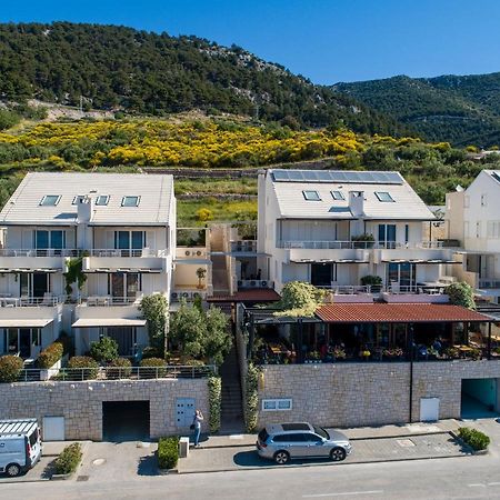 Apartments Villa Azzurra Бол Экстерьер фото